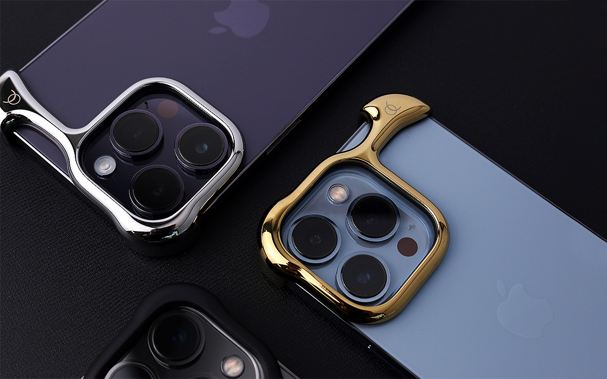 iPhoneをほぼ裸で持つ「Arc」鏡面加工のミラーモデルを発売